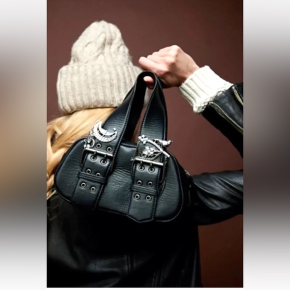 Free People Say Yes Bag Tote Handbag Small Oval Black Leather Buckles Zipper - Picture 1 of 8